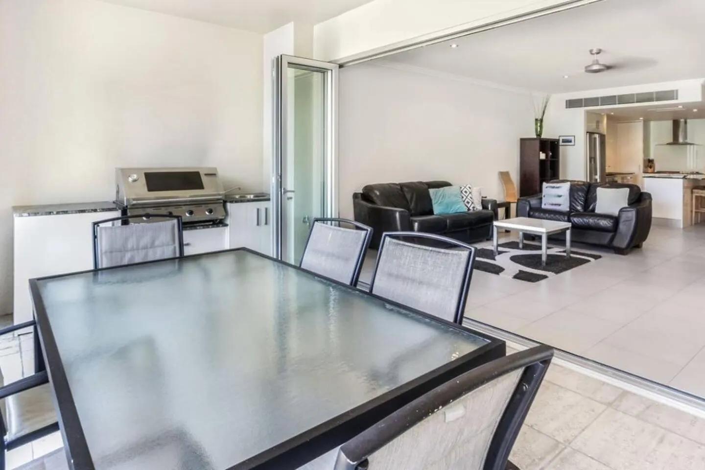 Apartament Seascape Solace - Breezy Waterfront Bliss Palm Cove