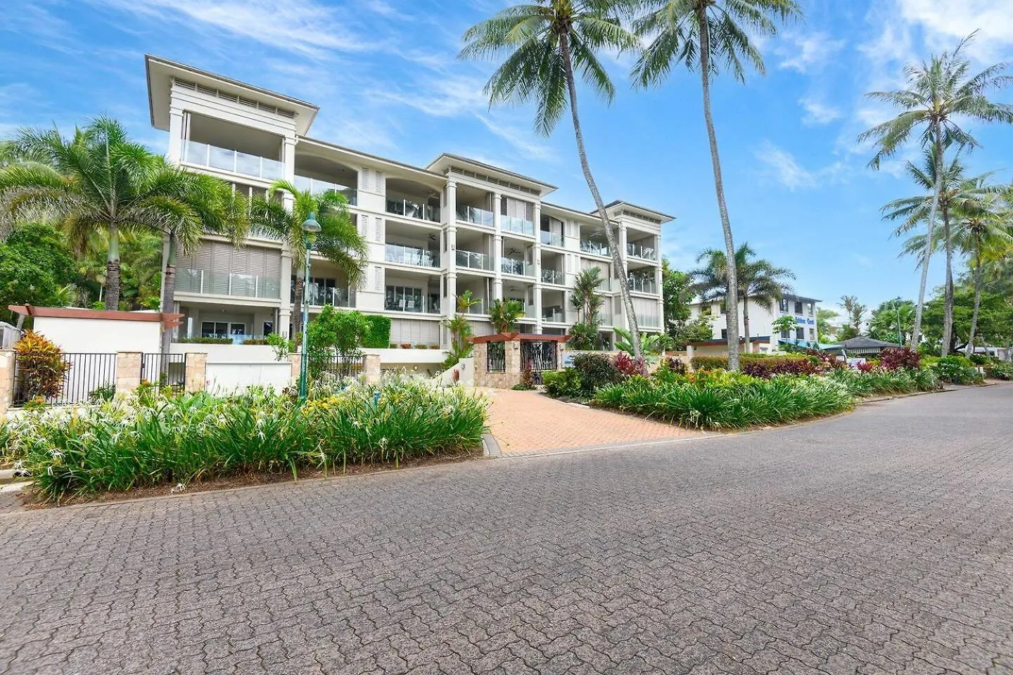Seascape Solace - Breezy Waterfront Bliss Palm Cove 0*,  Australia