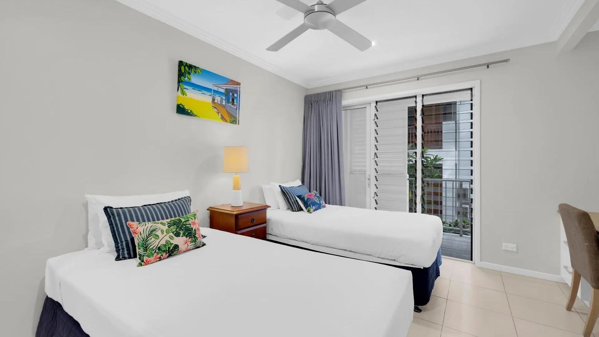 Seascape Solace - Breezy Waterfront Bliss Palm Cove