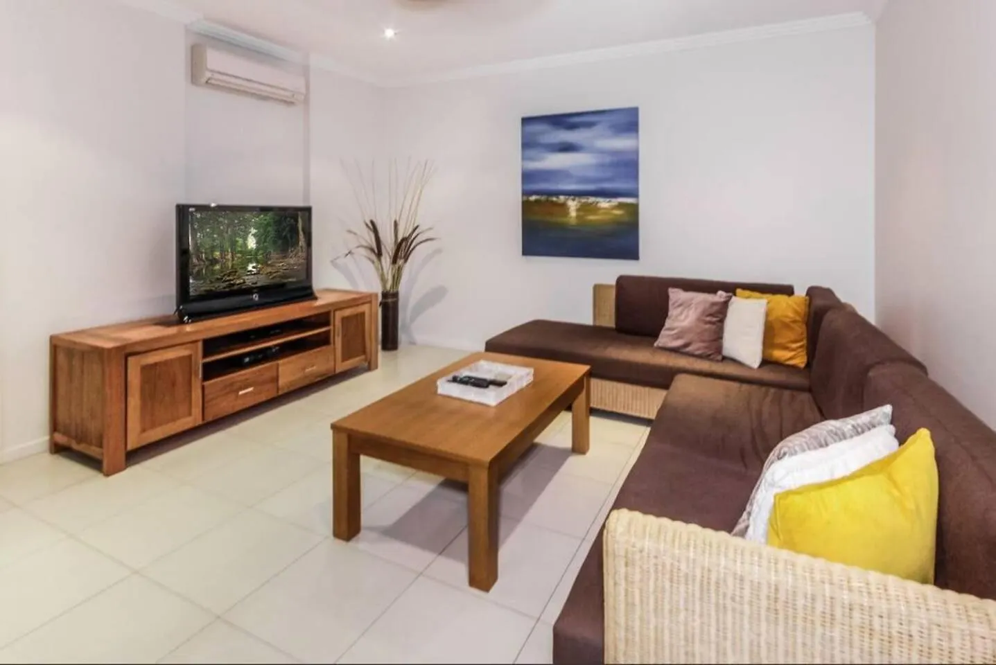 Seascape Solace - Breezy Waterfront Bliss Palm Cove Appartement