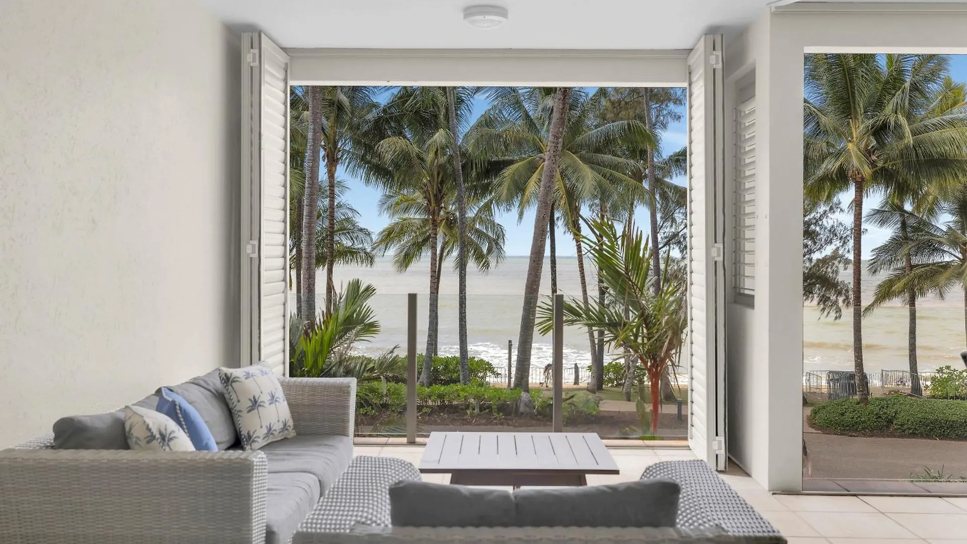 Seascape Solace - Breezy Waterfront Bliss Palm Cove 0*,  Australie